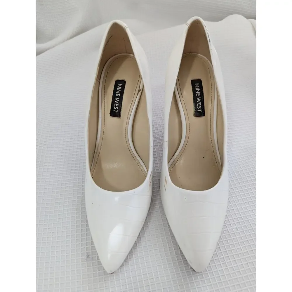 NINE WEST! ELEGANT & CHIC CREAM FAUX ALLIGATOR LEATHER PUMPS, HEELS! SZ 5M